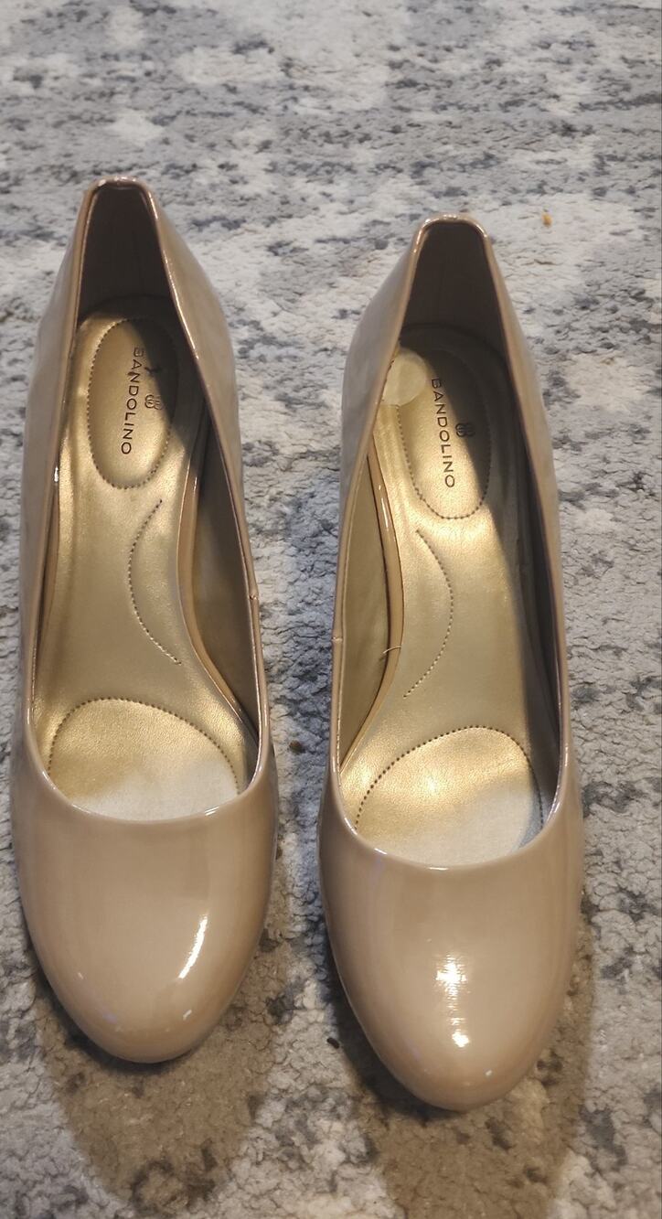 Bandolino Nude Patent Leather Pumps Size 9 Classic Heels